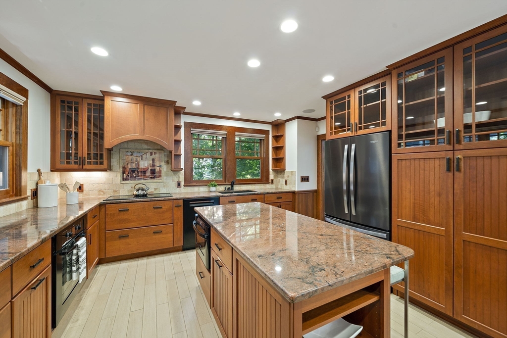 26 Hillside Road Newton, MA 02461 - Photo 5 of 36