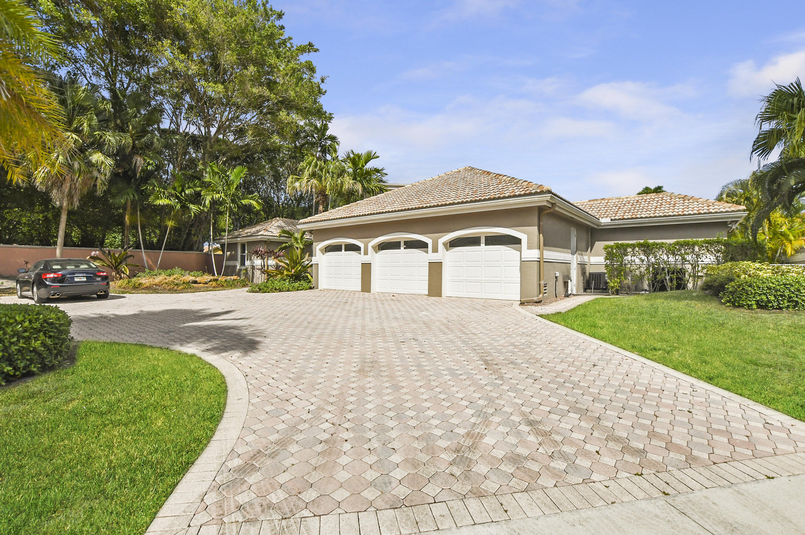 2550 Northwest 64th Boulevard Boca Raton, FL 33496 - Photo 3 of 58 03_ebf_2575