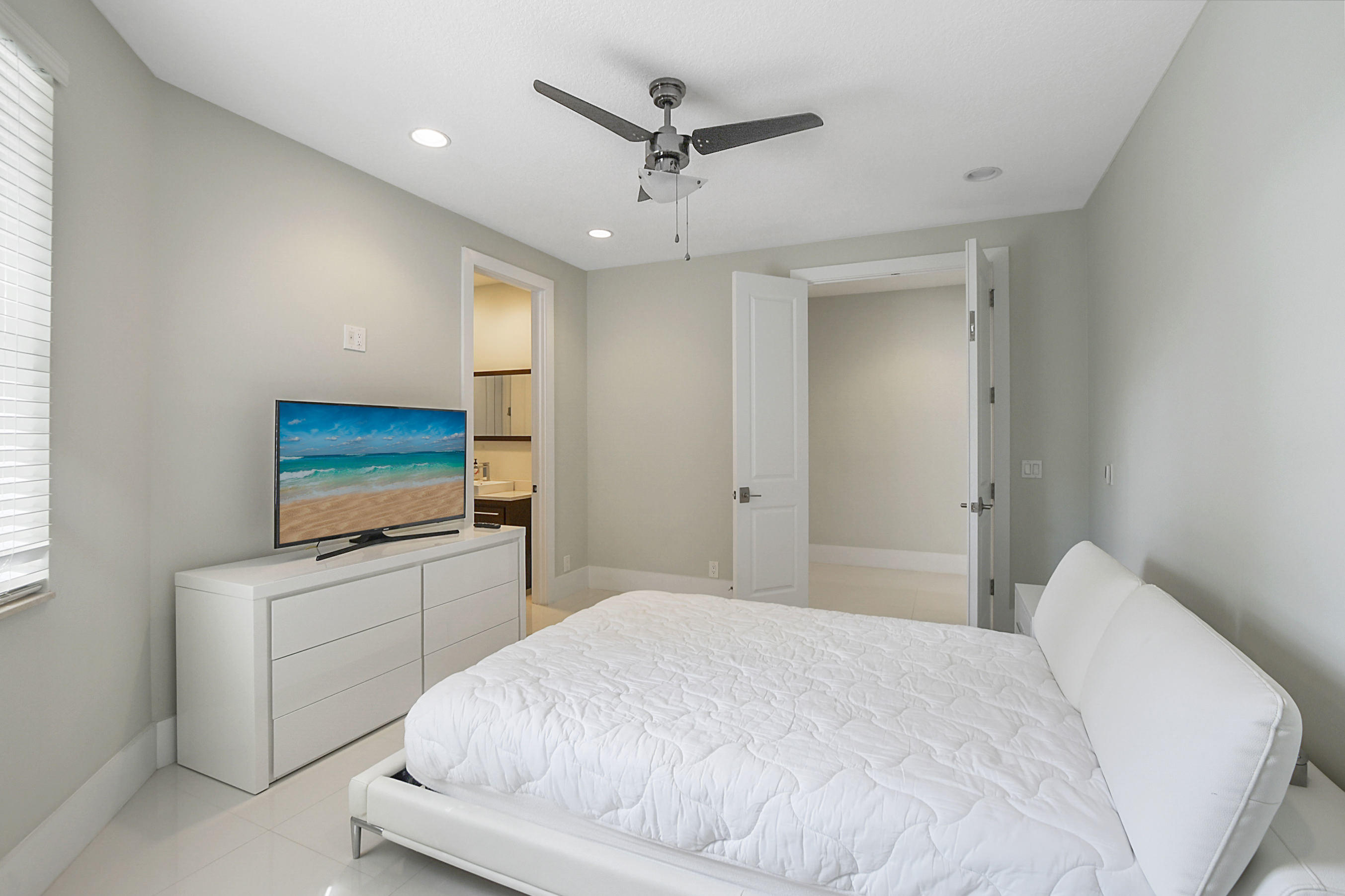 2550 Northwest 64th Boulevard Boca Raton, FL 33496 - Photo 46 of 58 40_ebf_2650