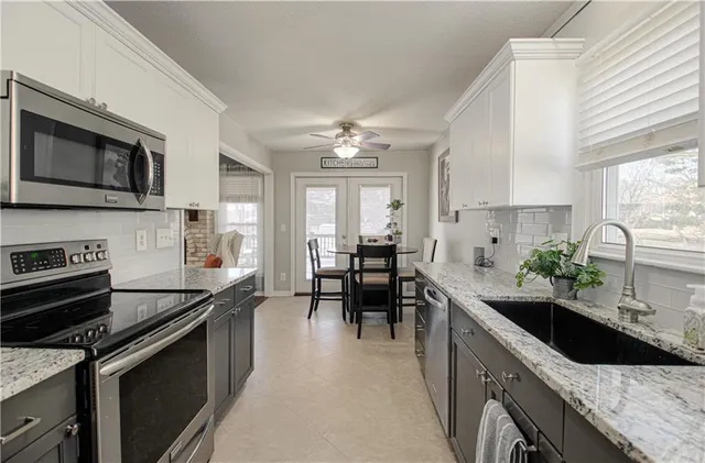 $330,000 | 1038 Essex Street, Liberty, MO 64068