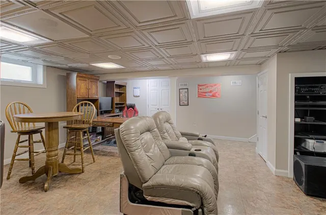 $330,000 | 1038 Essex Street, Liberty, MO 64068