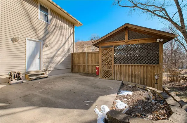 $330,000 | 1038 Essex Street, Liberty, MO 64068