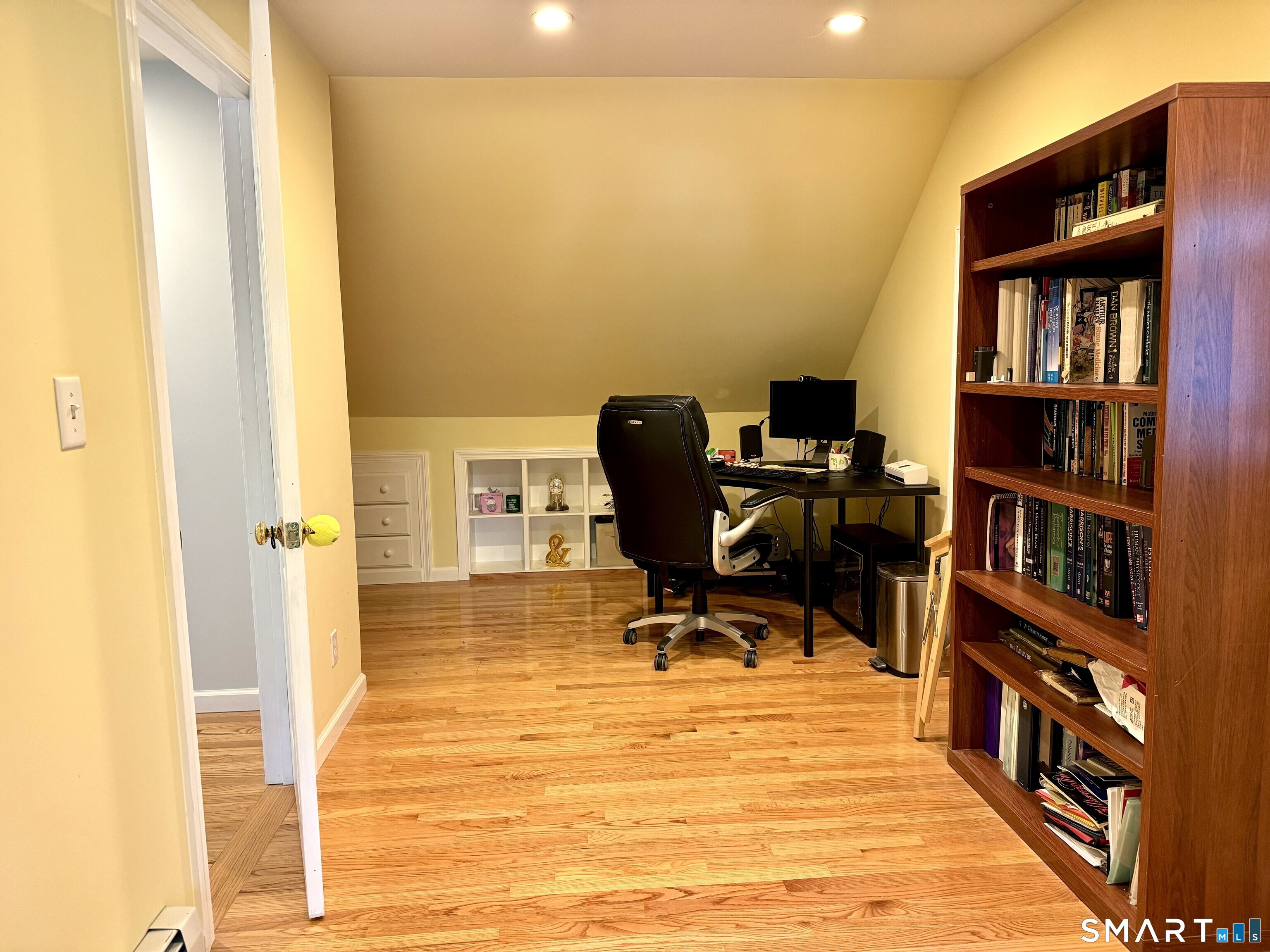 330 Ridge Road Hamden, CT 06517 - Photo 15 of 20 second floor