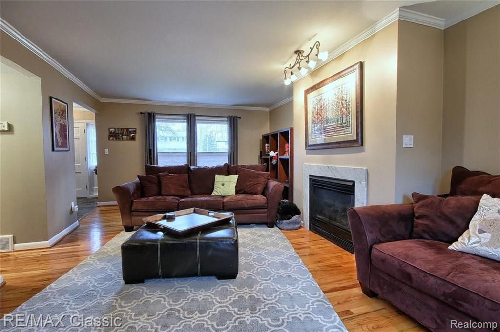 32303 Craftsbury Road Farmington Hills, MI 48334 - Photo 10 of 31