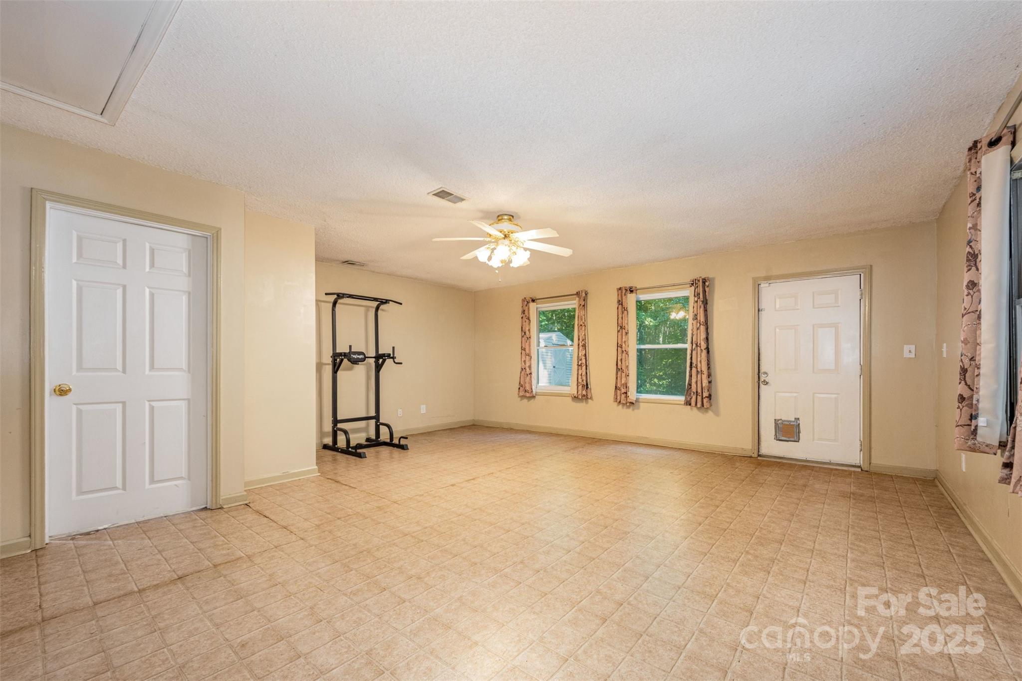 5733 Simpson Road Charlotte, NC 28216 - Photo 11 of 29 Gallery Image 11