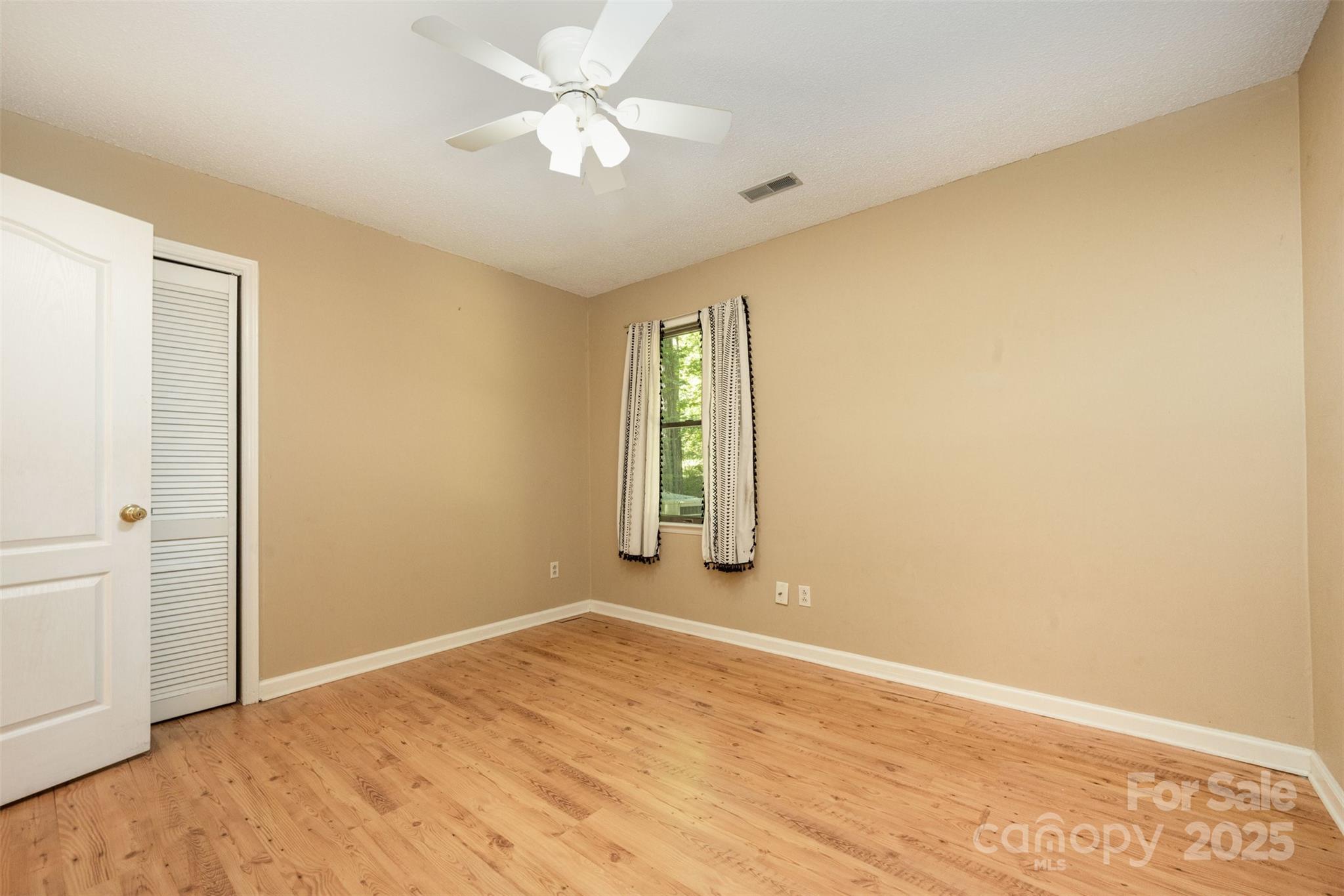 5733 Simpson Road Charlotte, NC 28216 - Photo 18 of 29 Gallery Image 18