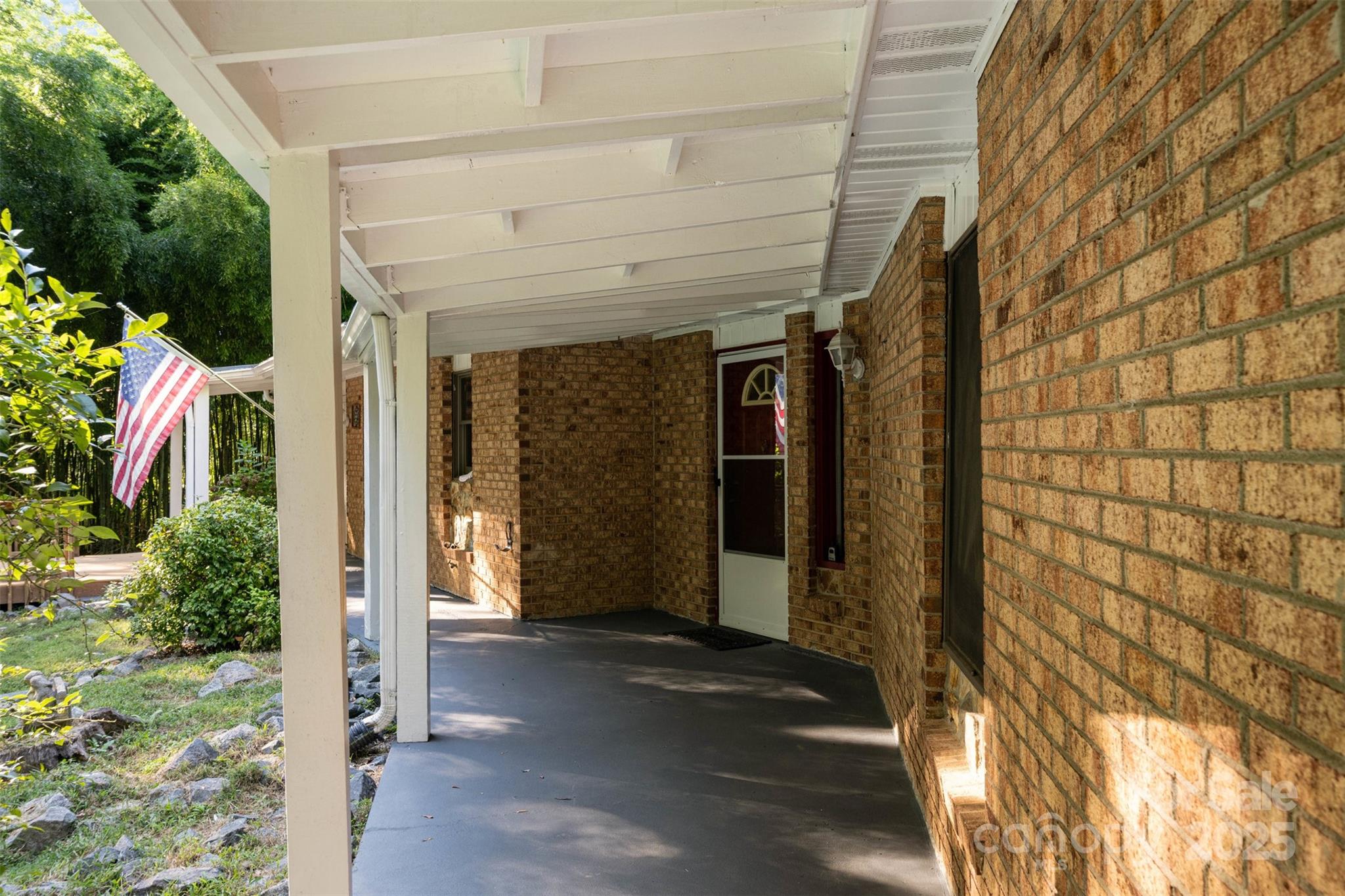 5733 Simpson Road Charlotte, NC 28216 - Photo 3 of 29 Gallery Image 3