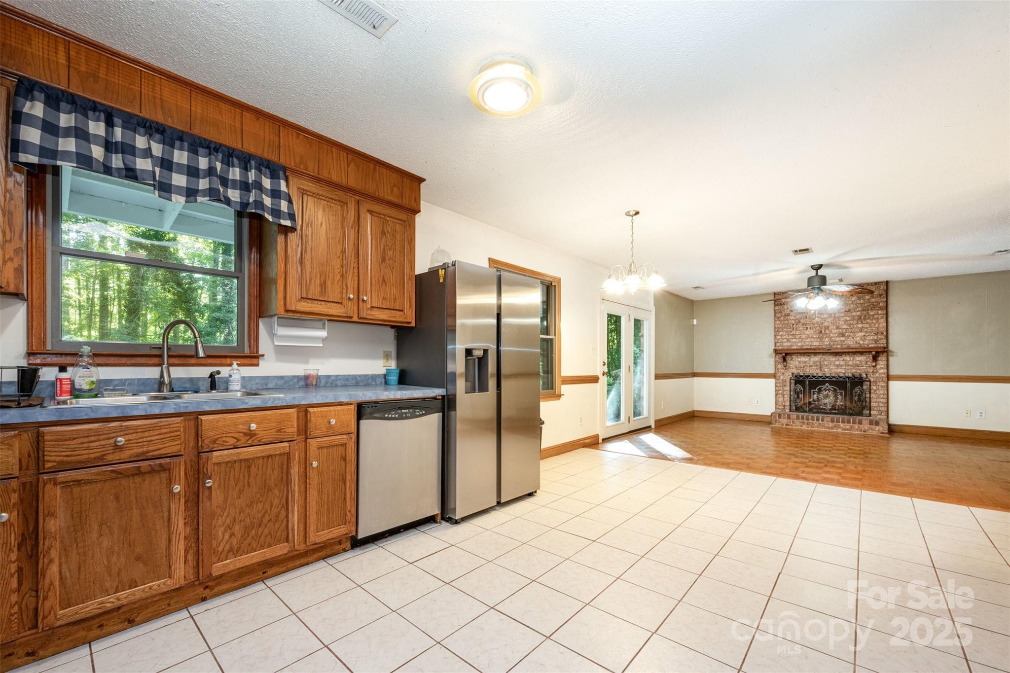 5733 Simpson Road Charlotte, NC 28216 - Photo 7 of 29 Gallery Image 7