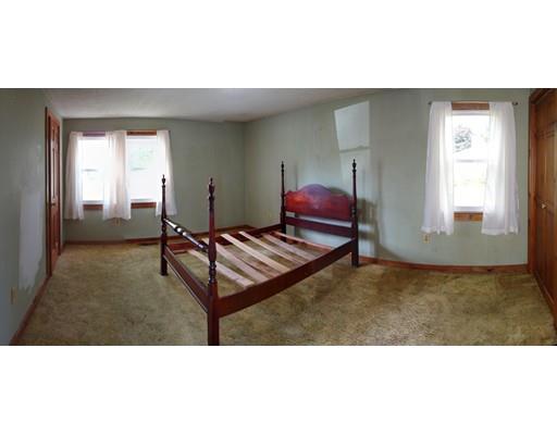 14 Cold Spring Lane Hadley, MA 01035 - Photo 13 of 25 a living room with furniture