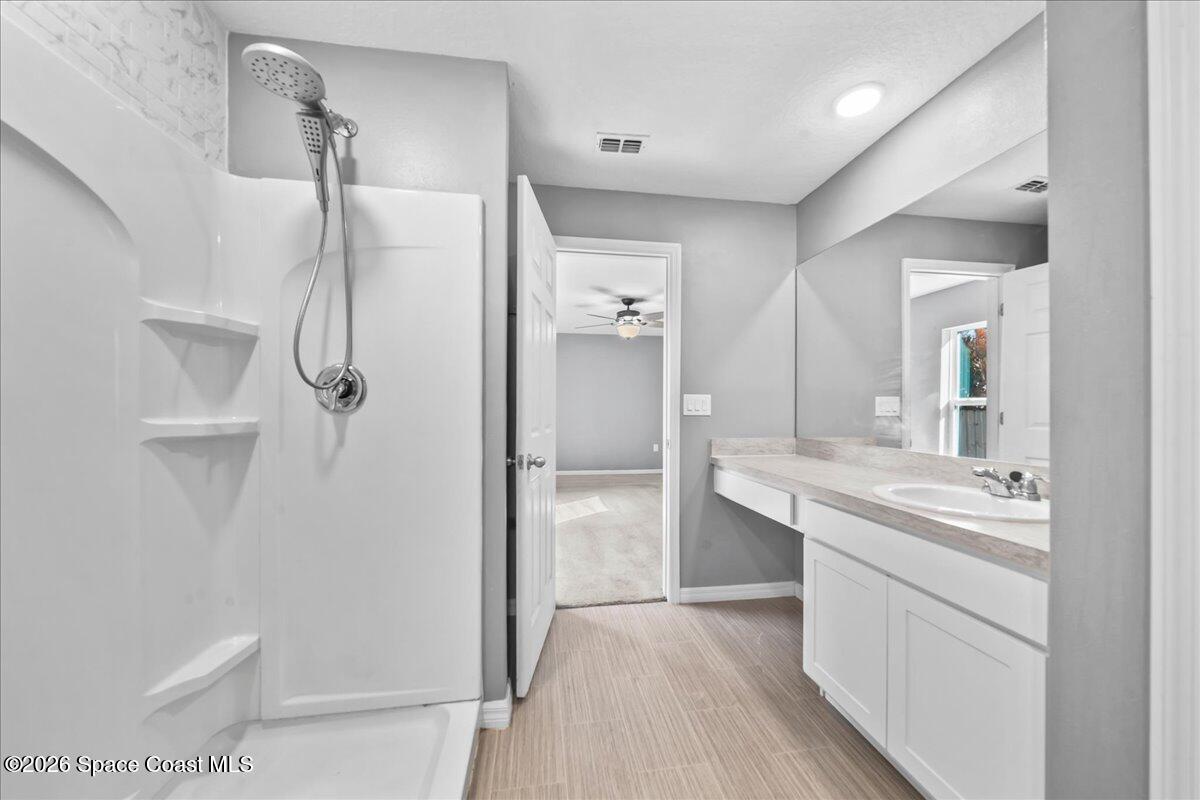 359 Hanford Road Southwest Palm Bay, FL 32908 - Photo 19 of 36 Master Bathroom