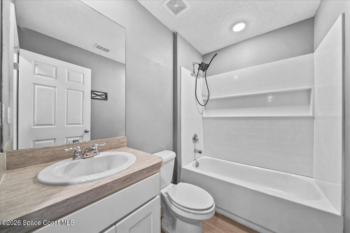 359 Hanford Road Southwest Palm Bay, FL 32908 - Photo 23 of 36 Bathroom 2