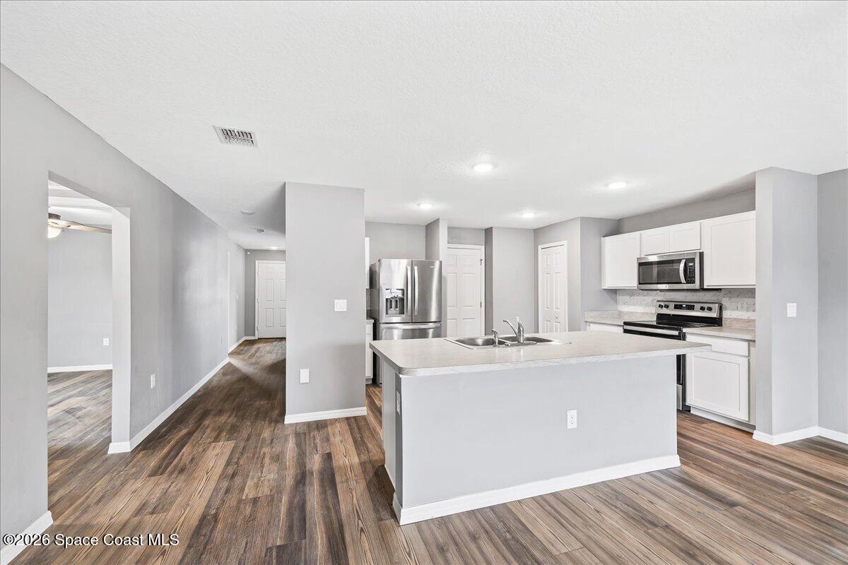 359 Hanford Road Southwest Palm Bay, FL 32908 - Photo 9 of 35 Kitchen