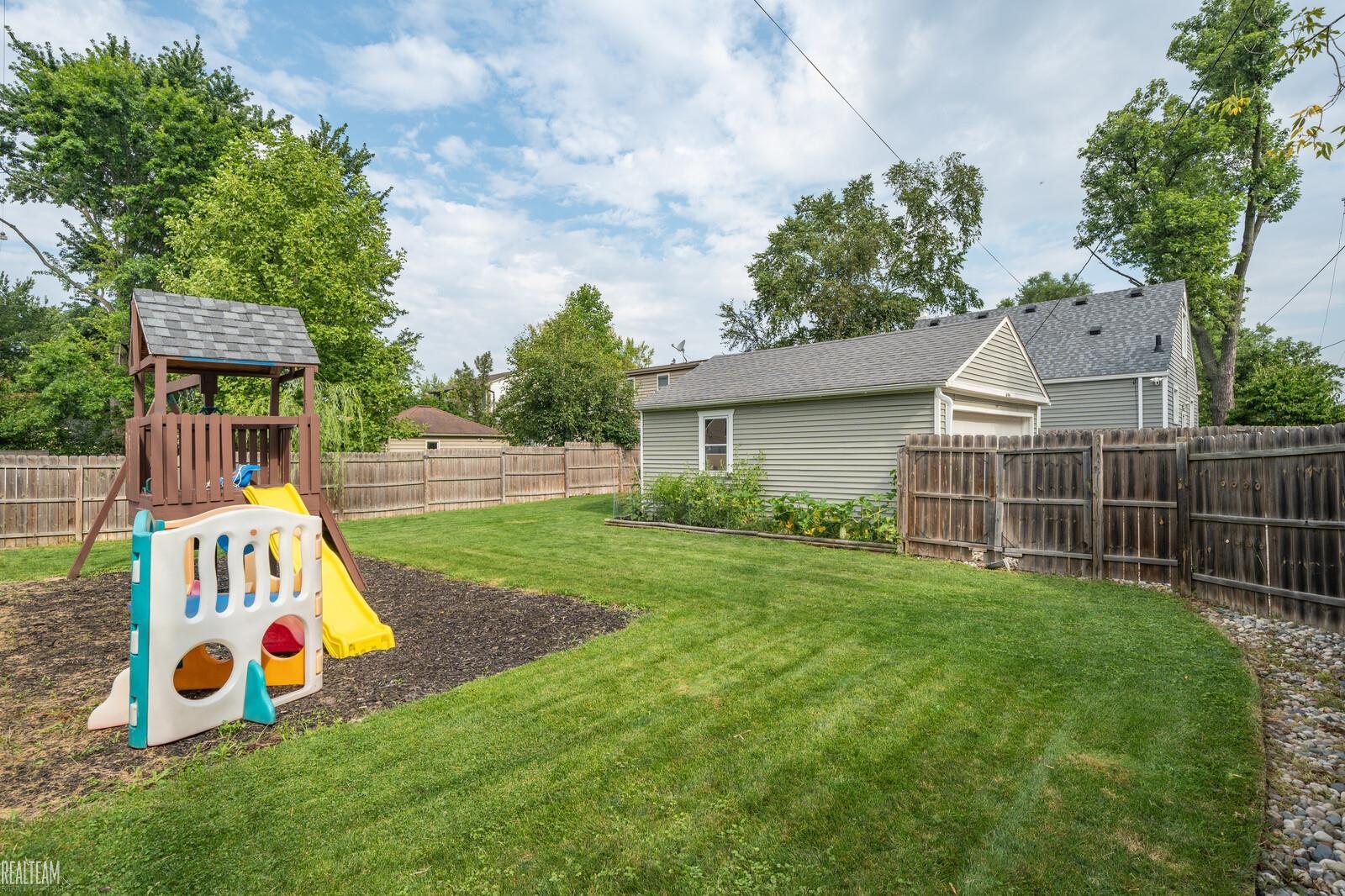 2313 Harvard Road Berkley, MI 48072 - Photo 32 of 32
