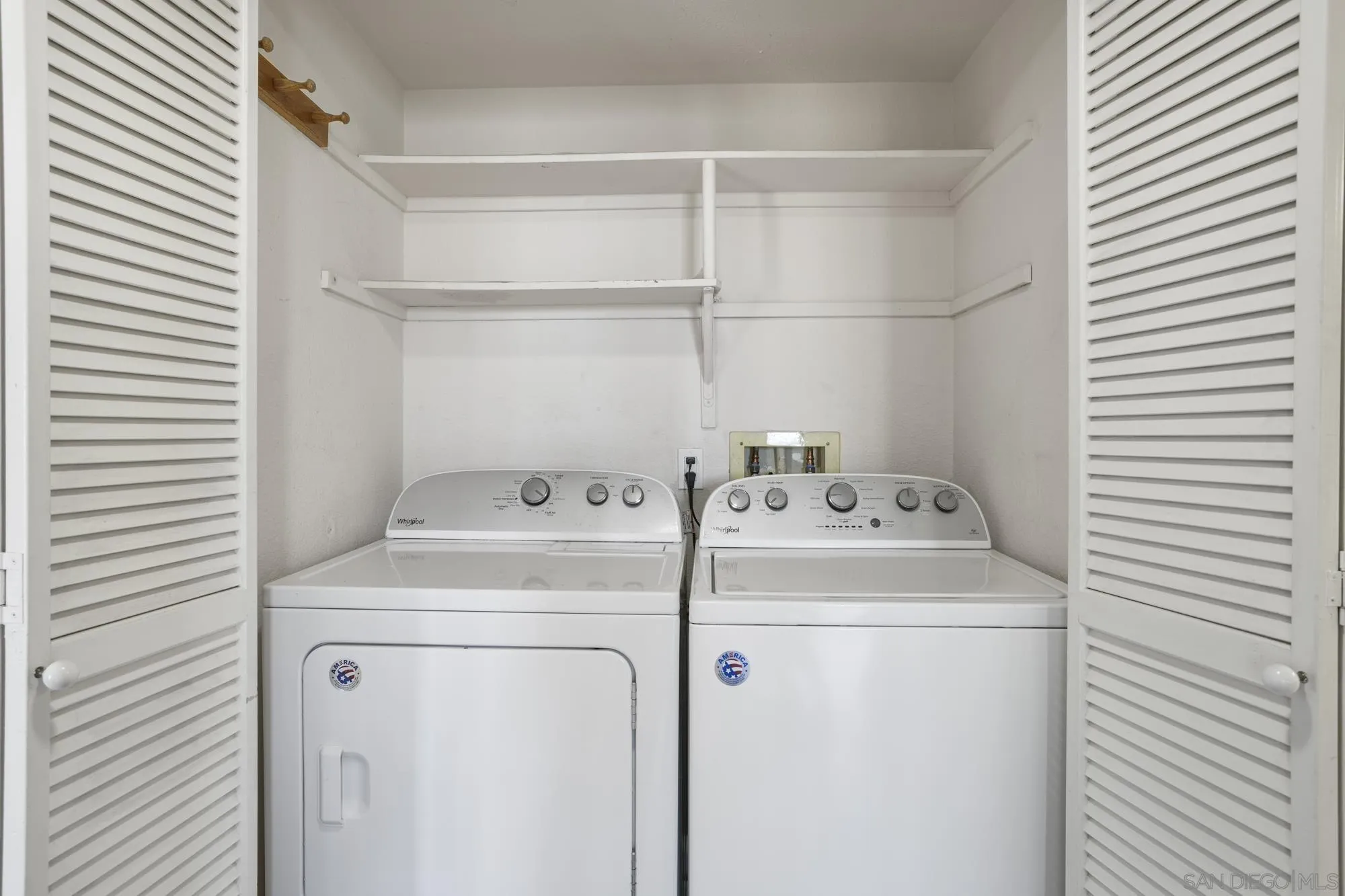 7347 Paseo Verde Carlsbad, CA 92009 - Photo 19 of 27 a utility room with dryer and washer