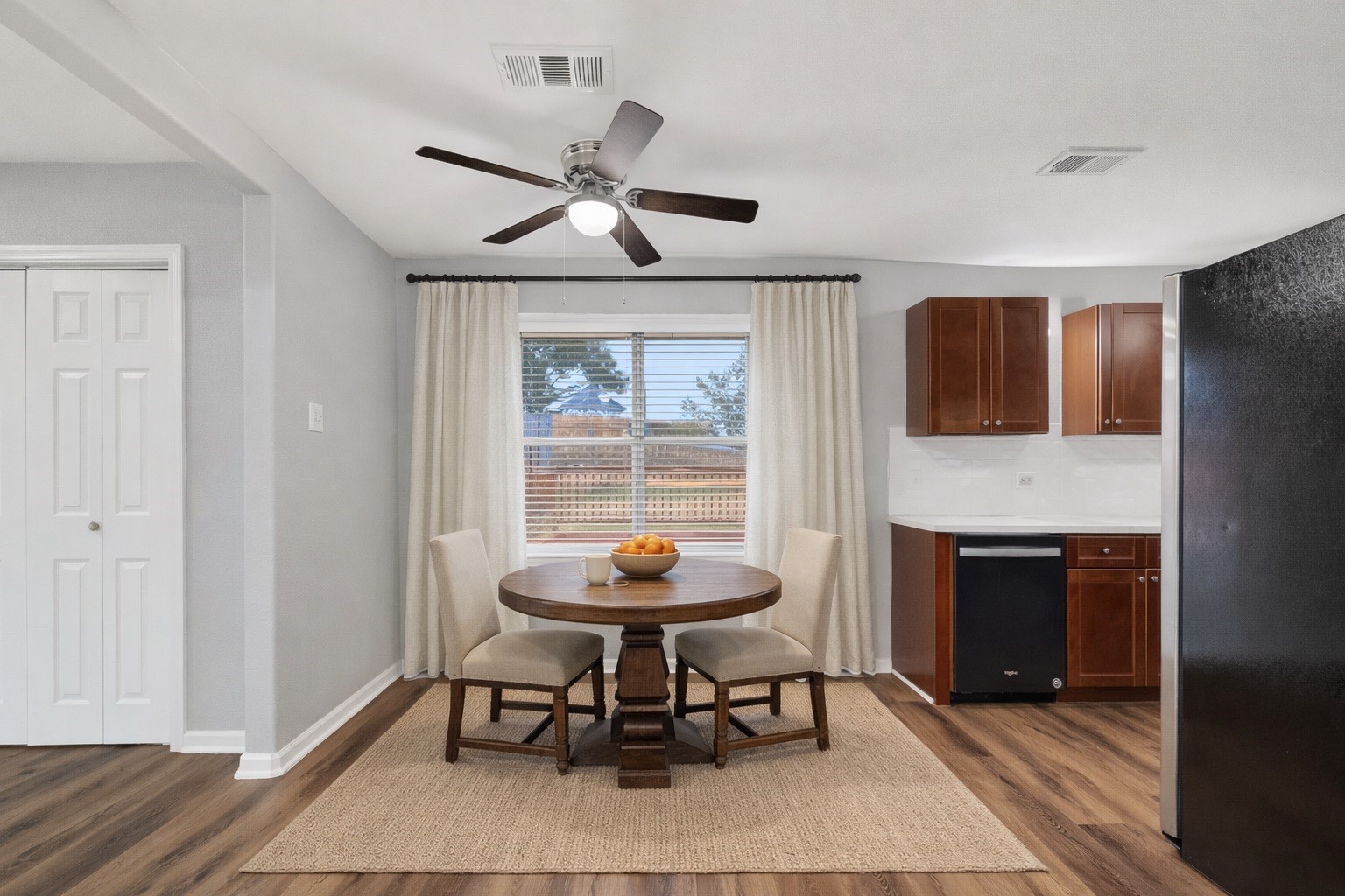 515 Maple Way Houston, TX 77015 - Photo 7 of 19 Virtually staged breakfast area.