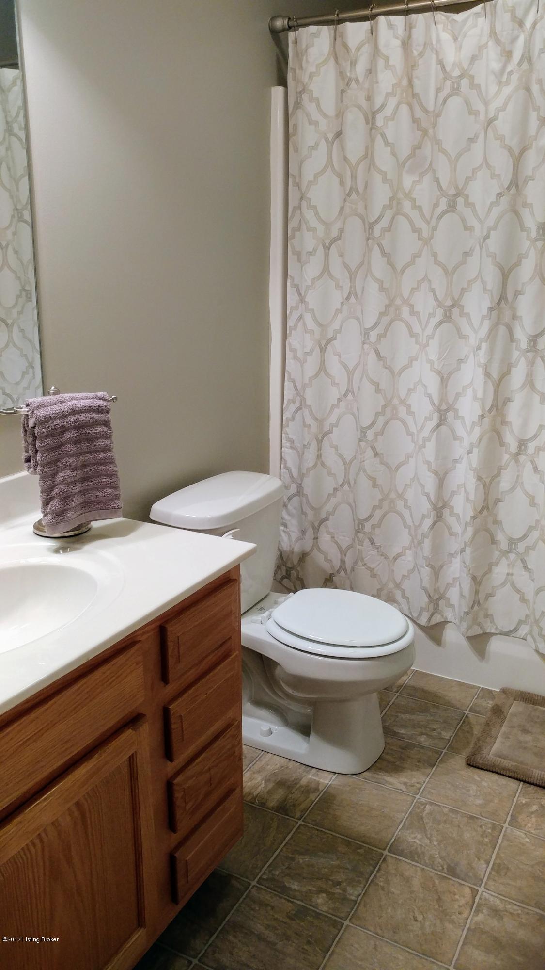 670 Paul Harned Road Lebanon Junction, KY 40150 - Photo 14 of 31 Bath