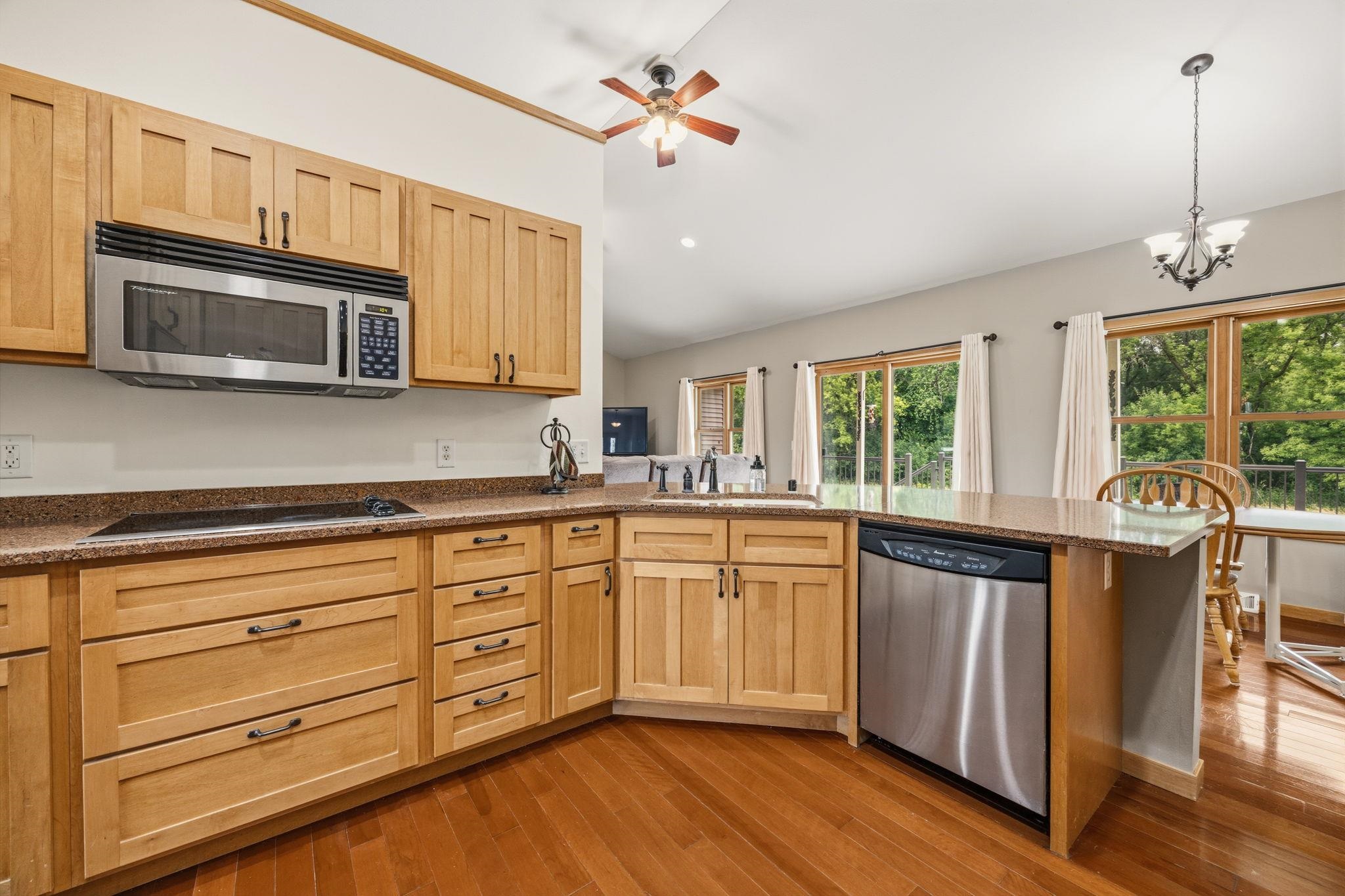 401 Highland Road Cambridge, WI 53523 - Photo 21 of 90