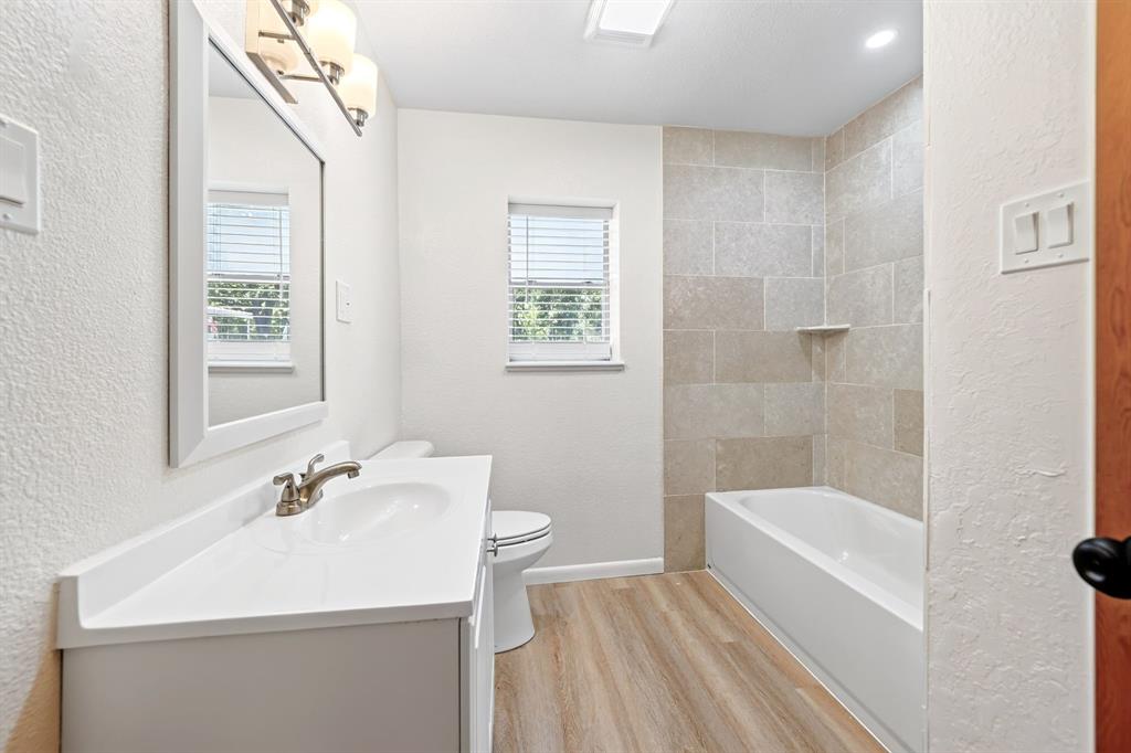 9458 Lakeland Loop Quinlan, TX 75474 - Photo 8 of 14 Gallery Image 8