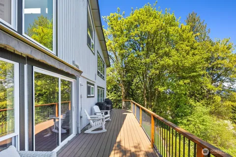 $1,100,000 | 13711 Kenwanda Drive, Snohomish, WA 98296