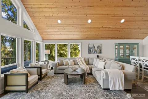 $1,100,000 | 13711 Kenwanda Drive, Snohomish, WA 98296