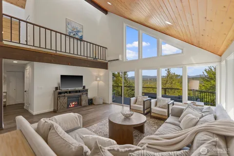 $1,100,000 | 13711 Kenwanda Drive, Snohomish, WA 98296