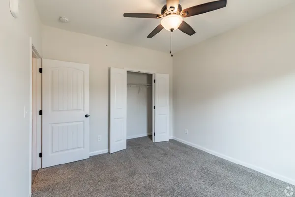 $1,415 | 15 Millswood Drive, Unit B212, Clarksville, TN 37042