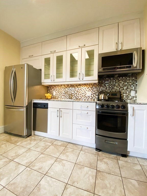 31 Winslow Road, Unit 2 Brookline, MA 02446 - Photo 6 of 13
