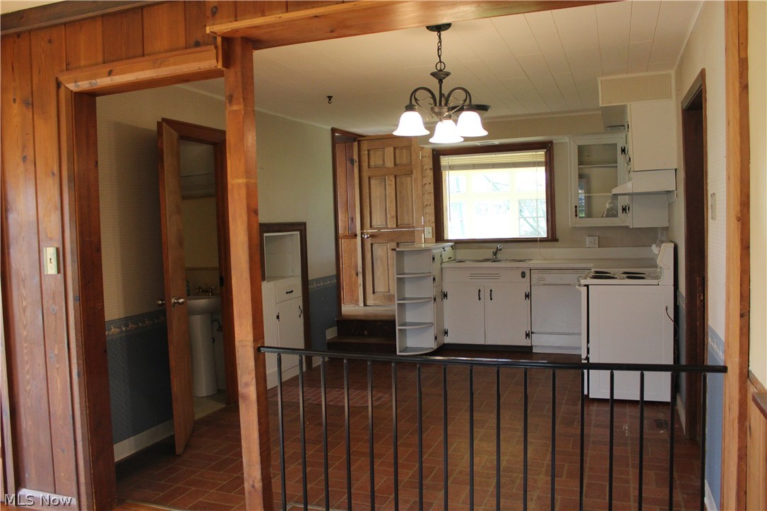 9421 Robinson Road Chardon, OH 44024 - Photo 6 of 15 Gallery Image 6