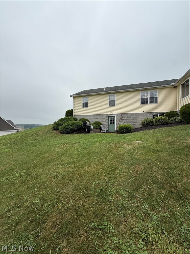 49208 Hickman Road East Liverpool, OH 43920 - Photo 4 of 31