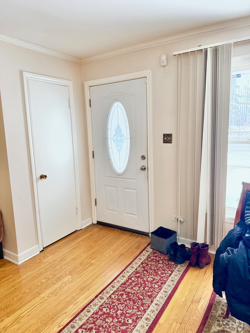 2909 Oakton Street Park Ridge, IL 60068 - Photo 2 of 28