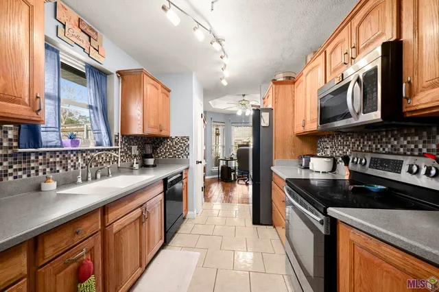 $245,000 | 328 North Canterbury Drive, Laplace, LA 70068