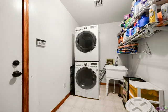 $245,000 | 328 North Canterbury Drive, Laplace, LA 70068