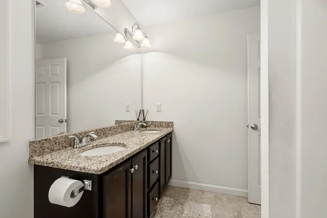 $640,000 | 181 Tarkiln Hill Pl., New Bedford, MA 02745