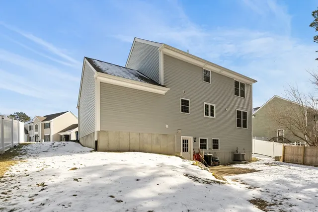 $640,000 | 181 Tarkiln Hill Pl., New Bedford, MA 02745