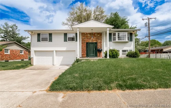 $264,900 | 1103 Woodbourne Drive, New Albany, IN 47150