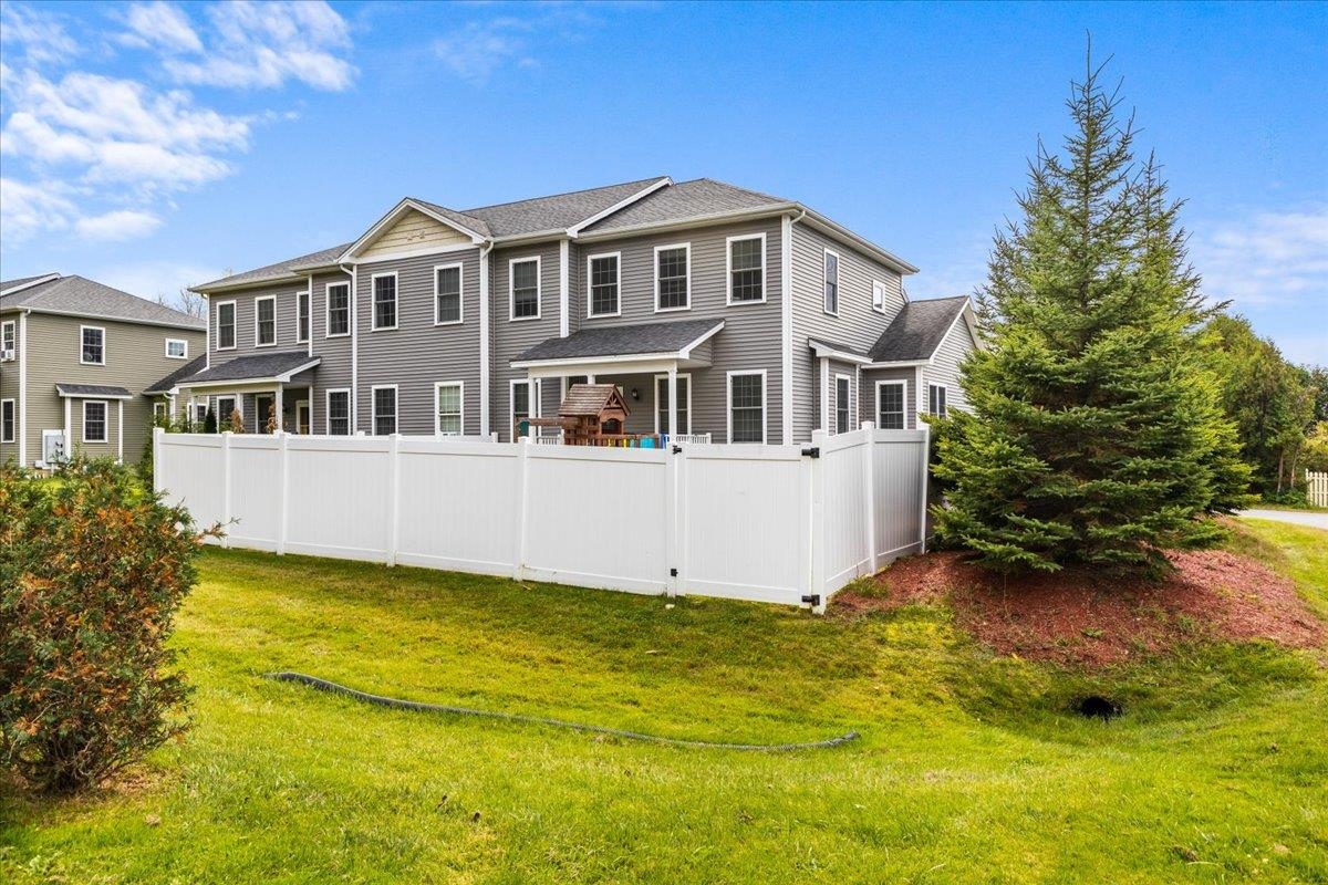 1448 Mountain View Road Williston, VT 05495 - Photo 30 of 37