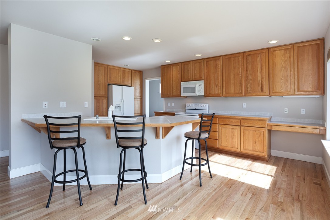 18628 176th Place Southeast Renton, WA 98058 - Photo 9 of 20 Gallery Image 9