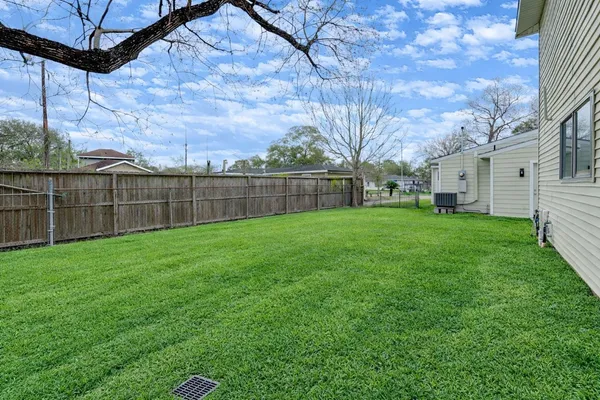 $1,875 | 6603 Narcissus Street, Houston, TX 77087