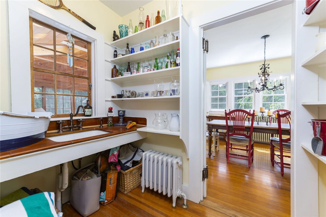 135 Longfellow Road Jamestown, RI 02835 - Photo 12 of 40