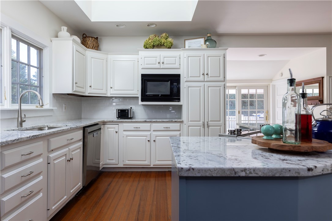 135 Longfellow Road Jamestown, RI 02835 - Photo 13 of 40