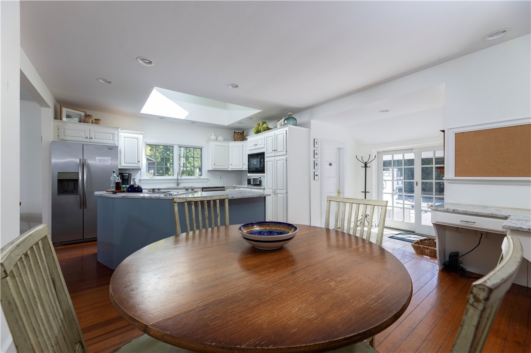 135 Longfellow Road Jamestown, RI 02835 - Photo 16 of 40