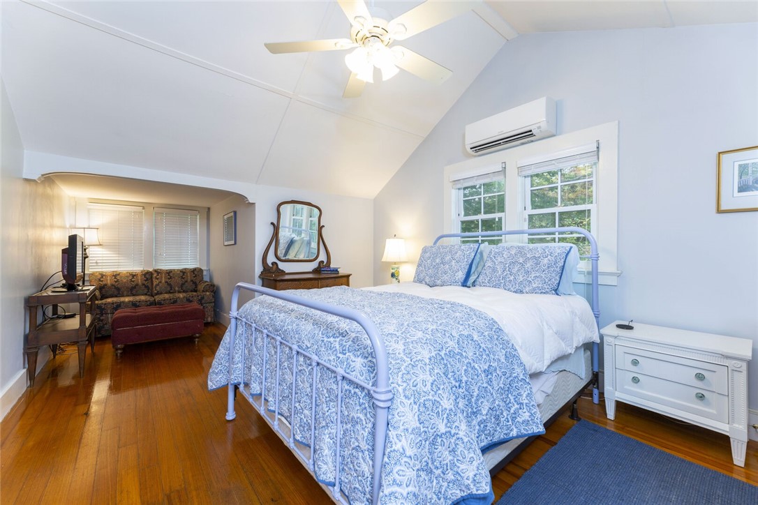 135 Longfellow Road Jamestown, RI 02835 - Photo 23 of 40