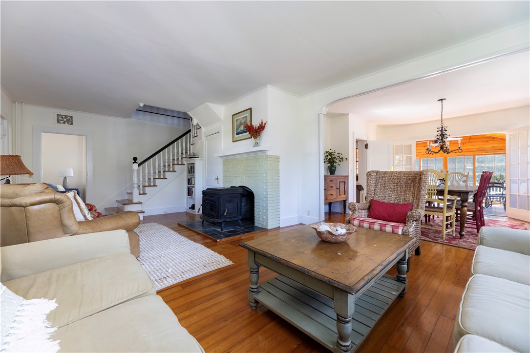 135 Longfellow Road Jamestown, RI 02835 - Photo 6 of 40