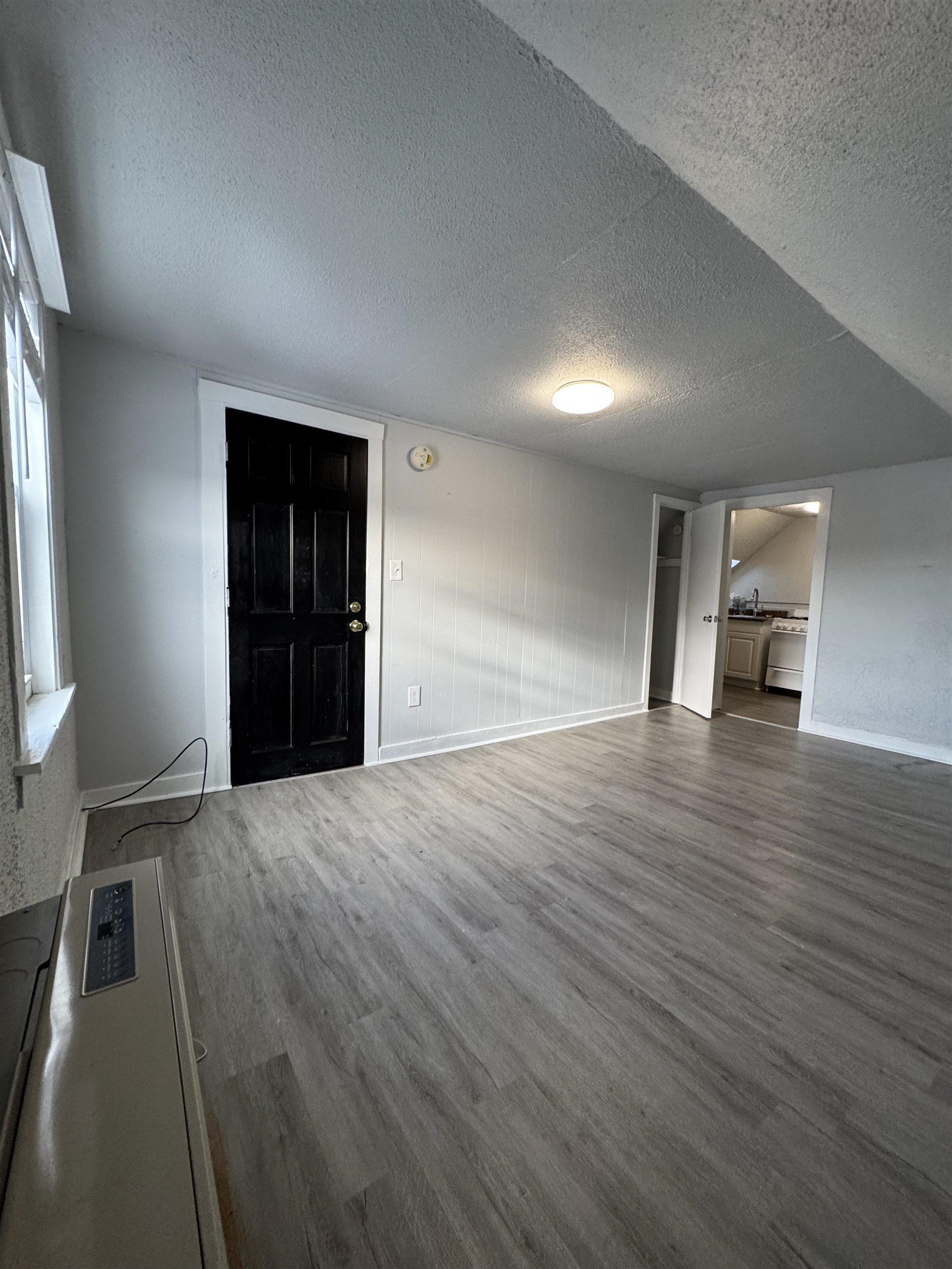 30 Ledge Street, Unit 7 Nashua, NH 03060 - Photo 2 of 8