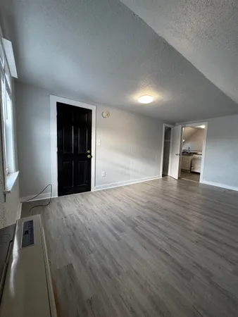 $1,300 | 30 Ledge Street, Unit 7 AND 5, Nashua, NH 03060