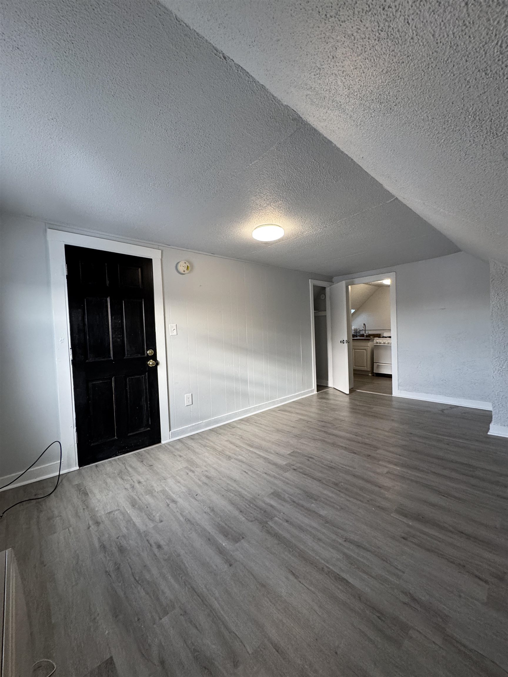 30 Ledge Street, Unit 7 Nashua, NH 03060 - Photo 6 of 8