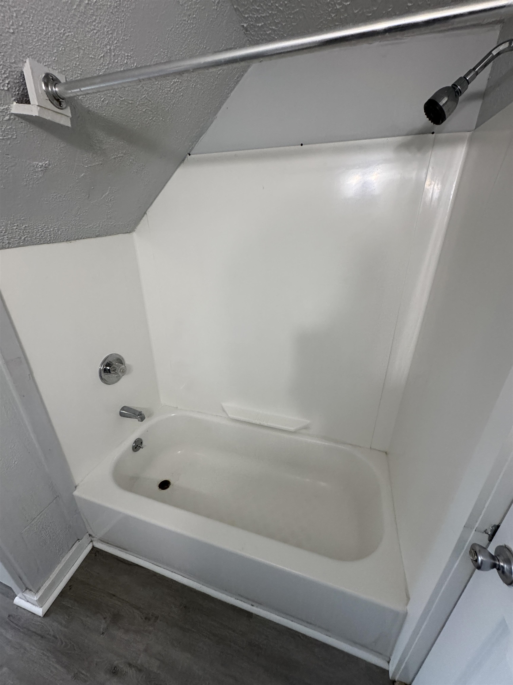 30 Ledge Street, Unit 7 Nashua, NH 03060 - Photo 7 of 8