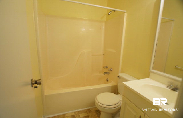 328 Viola Avenue Saraland, AL 36571 - Photo 10 of 16 Second Bath