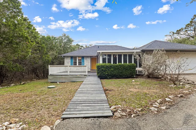 $385,000 | 162 Canyon View Court, Spring Branch, TX 78070