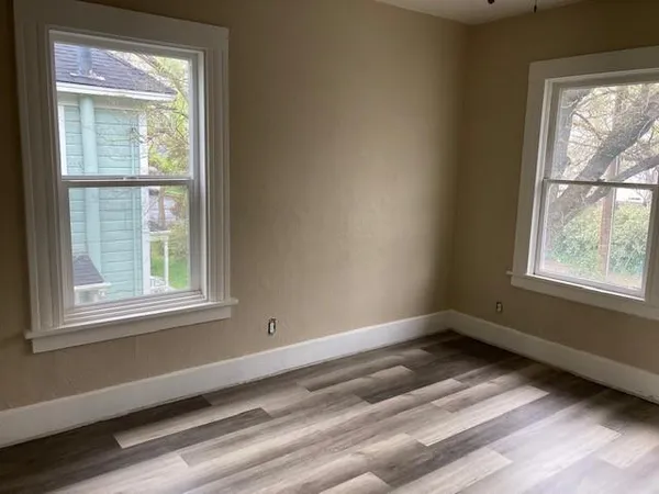 a view of empty room with window